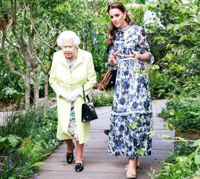 Міддлтон у платті в квіточки похвалилася королеві своїм садочком