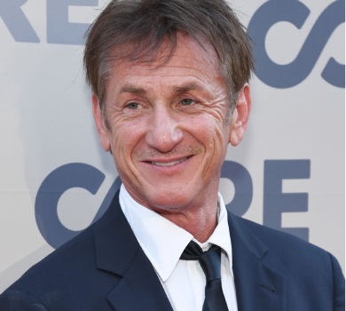 Шон Пенн у Дніпрі показався у берцях від українського бренду