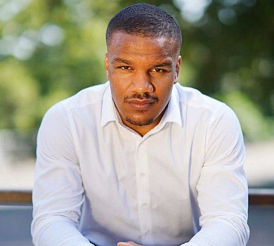 Депутат Беленюк зачарував ФОТО з любов'ю, придбаною за гроші