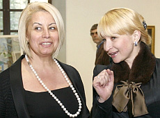 Герман у Chanel показала свій французький педикюр на виставці