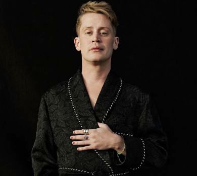 Маколей Калкін із нафарбованими нігтями з'явився в глянці: Наркотики - наче старі друзі