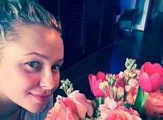 Наречена Кличка засвітила кругле личко і животик