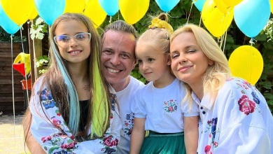 Плакали! Сміялися!: Ребрик возз‘єдналася з дочками і привітала старшу з ювілеєм