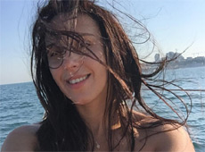 Джамала показала тіло на яхті в Одесі. ФОТО