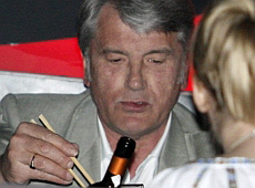 Як Ющенки наминали суші з Мандрами. ВІДЕО