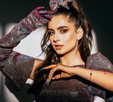 Чому мене ніхто не зупинив?: Трінчер показала результат експерименту із зовнішністю