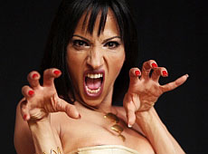 Для зустрічі з Даною Інтернешнл НеАнгели підготували сокиру