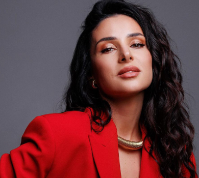 Творити і жити: Огнєвіч у сексі-червоному знялася у млосних позах. ФОТО