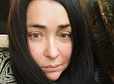 Лоліта не знає, хто такий Сенцов, і плаче через доччин випускний у Києві