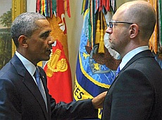 Яценюк після зустрічі з Обамою сів і закурив. ФОТО