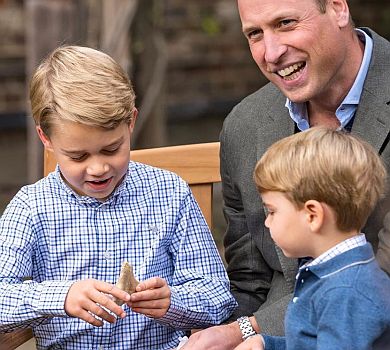 Колір настрою синій: принц Вільям і Міддлтон показали нові ФОТО з дітьми 