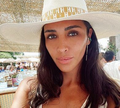 Мама повернулася: Дімопулос замилувала мережу своєю солодкою булочкою 