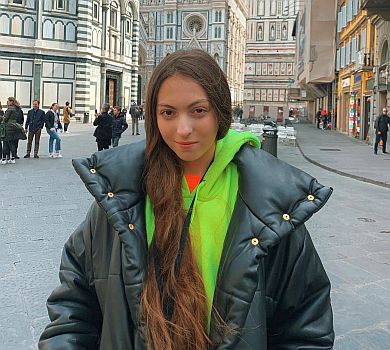 Дочка Полякової в Італії вигуляла лахи від дизайнерки з Одеси