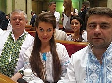 Парад вишиванок у Раді: Тарута, Кошелєва та чорно-червона Луценко з хрестом