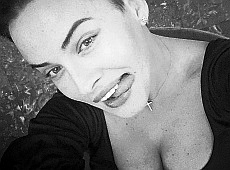 Астаф’єва у самих трусиках потрусила попою перед сном. ВІДЕО