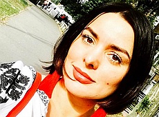 Соратниця Ляшка Заружко показала себе молоду з кубиками на животі. ФОТО