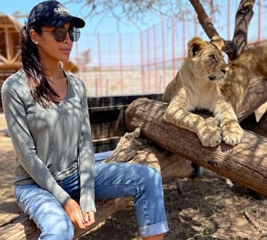 Від'їб*ться від своїх: Дімопулос пояснила, чому вона в Танзанії, та закликала бути добрішими