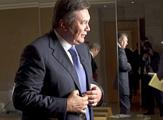 Януковича зробили звєздой і дворянином