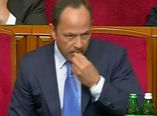 Тігіпко свинячить у Раді, як школяр-паршивець. ВІДЕО