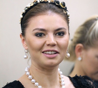 Вона виконує певне завдання: російський ексдепутат заявив, що діти Кабаєвої – не від путіна