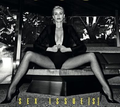 Мокро та гаряче: 61-річна Шерон Стоун показала голі груди у глянці