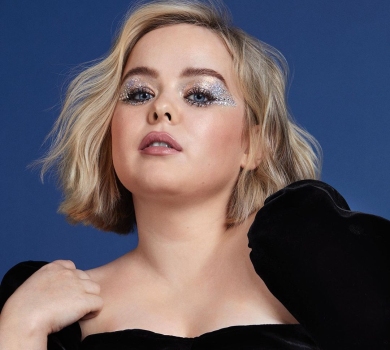 Заслуговую на медаль: зірка Бріджертонів у спортлуці вразила схудненням