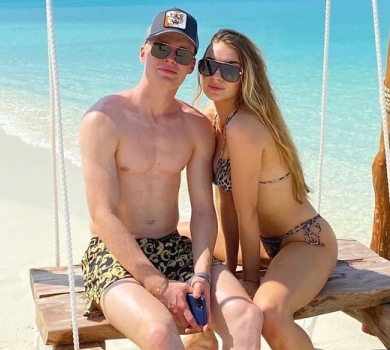 Динамівець Циганков показався з коханою на мальдівському пляжі. ФОТО 