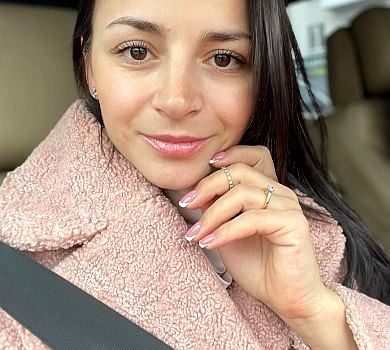 Ідеальна для себе: Гвоздьова показалася без ретуші та фотошопу і з зайвими кіло