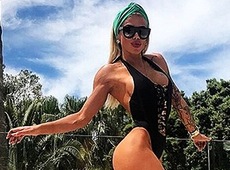 Крук погріла свій персик як у Кардашян під іспанським сонцем. ФОТО