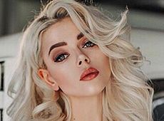 Гросу в Києві зустріла колишнього та заностальгувала 