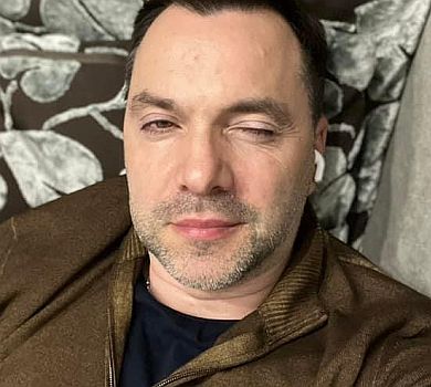 Березень - ти жінка: Арестович у мережі обурився через різке похолодання 