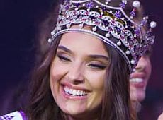 Позбавлена корони Міс Дідусенко заявила, що боротиметься з дискримінацією на конкурсі 