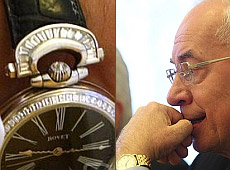 Клюєв ховає діаманти, але не носити їх не може