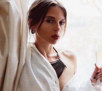 Терпіти її подруг та його температуру 37: Карпа у піджаку на голе тіло поміркувала про любов