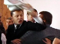 Як Ляшко доводив існування дружини на кулаках. ВІДЕО