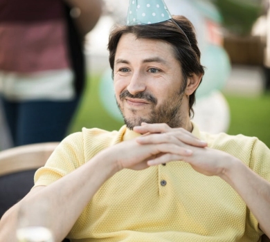 Узяв пістолет: Притула розказав, чим його здивувала дружина в день народження