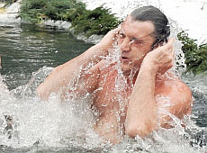 Голий Ющенко, Червоненко в хутрах і Довгий в Zilli