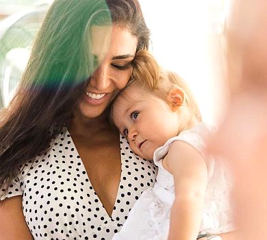 Мамина реготуха: Дімопулос показала страшенно миле ВІДЕО з 1-річною донею