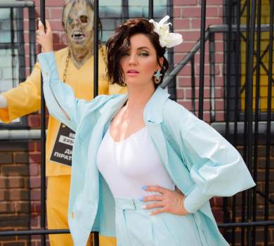 Цибульська поїхала з Києва та розказала, чому не показує писок чоловіка