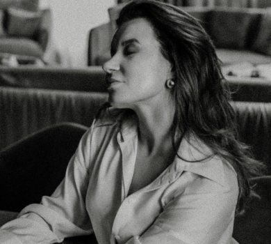 Деталі важливі: дружина Монатіка засвітила спіднє в чуттєвому ч/б