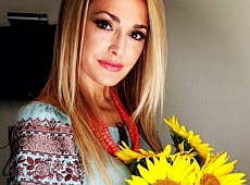 Сумській на 47-річчя подарували швейну машинку і перстень