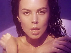 Гола Каменських у ванні попросила її тримати. ВІДЕО