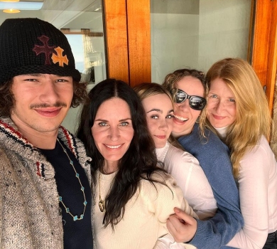 Мами року: Кортні Кокс із зіркою Великої маленької брехні набили татухи разом із дітьми