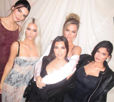 Ніби голови з інших світлин: сімейку Кардашян-Дженнер звинуватили у надмірному фотошопі