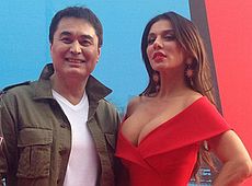 Лорак на премії у Москві змінила дві сукні, Собчак - чотири, а Седокова випнула груди