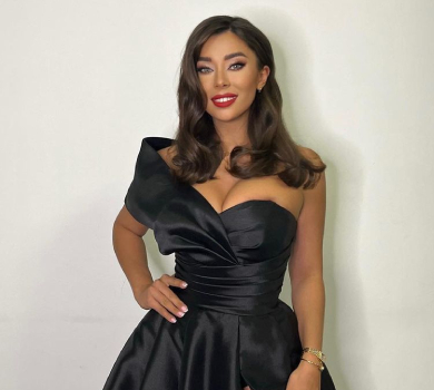 Неплях в спортивному луці похизувалася формами на корті