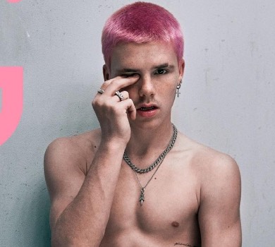 Грілзи, спущені штани та рожеве волосся: 17-річний Круз Бекхем повторив фотосет батька для глянцю