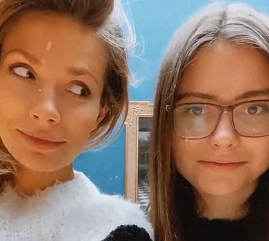 Молодша доня Сумської відзначила повноліття, а старша оголила вагітний живіт 