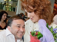 Гламур по-селянськи: Павлік мірявся зростом, а Вольнова кусалася