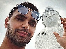 Козловський на канікулах помацав цицьку та завис вниз головою